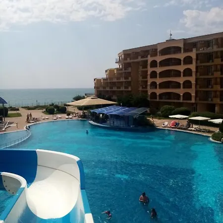 Apartment студио релакс, *